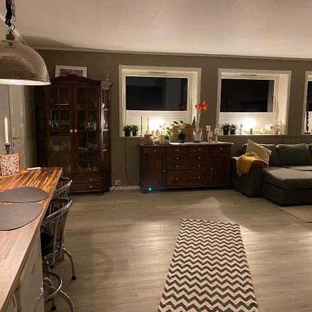 Lyngen, Mackay Appartment, Lyngen Lyngseidet ภายนอก รูปภาพ