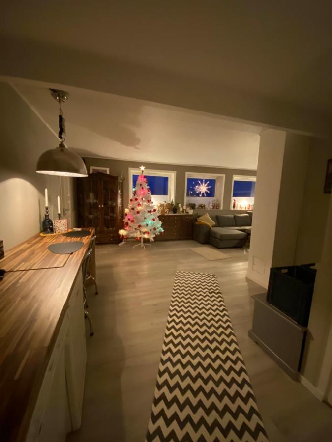 Lyngen, Mackay Appartment, Lyngen Lyngseidet ภายนอก รูปภาพ