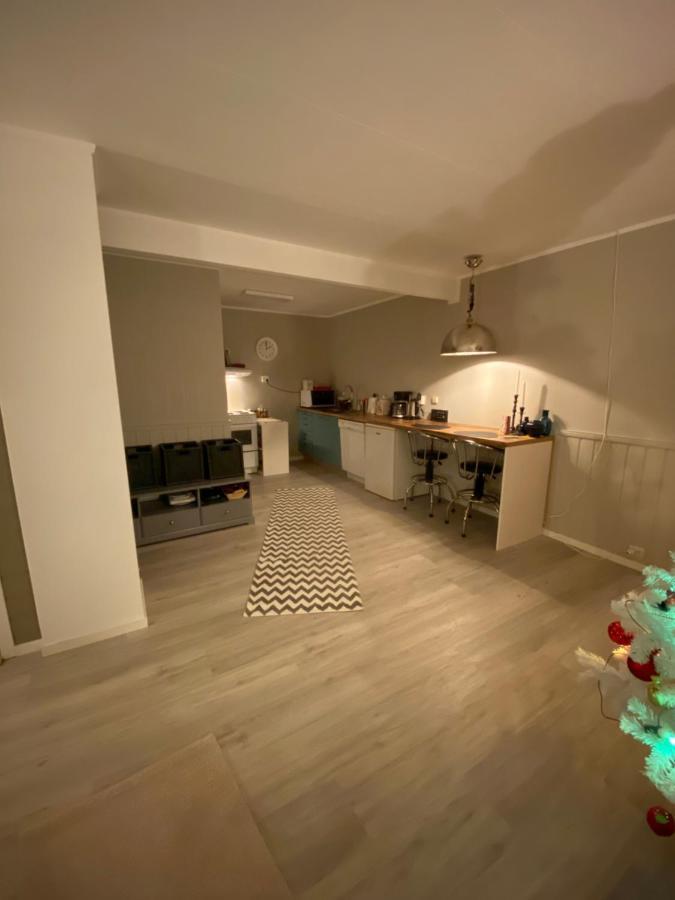 Lyngen, Mackay Appartment, Lyngen Lyngseidet ภายนอก รูปภาพ