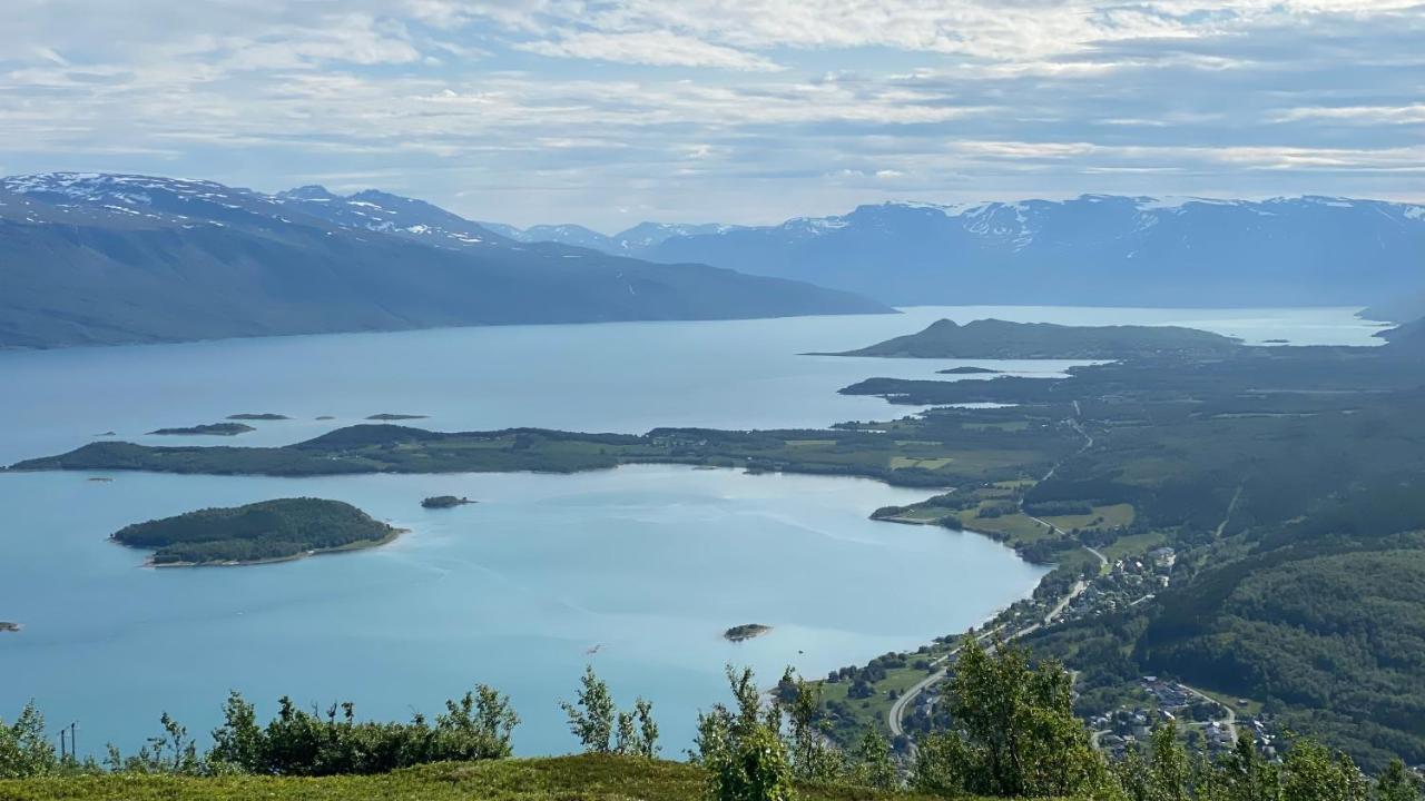 Lyngen, Mackay Appartment, Lyngen Lyngseidet ภายนอก รูปภาพ