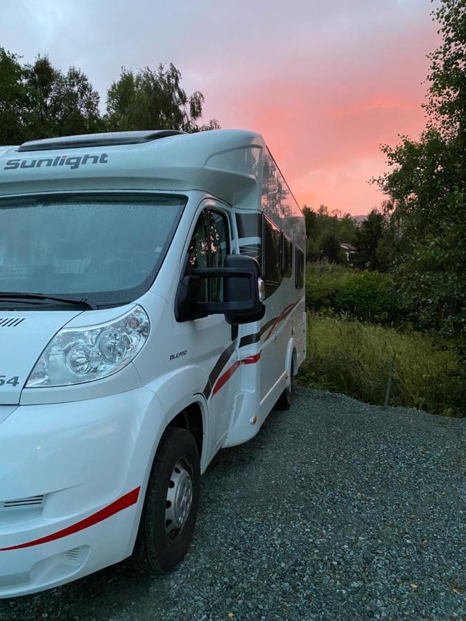 Lyngen, Mackay Appartment, Lyngen Lyngseidet ภายนอก รูปภาพ