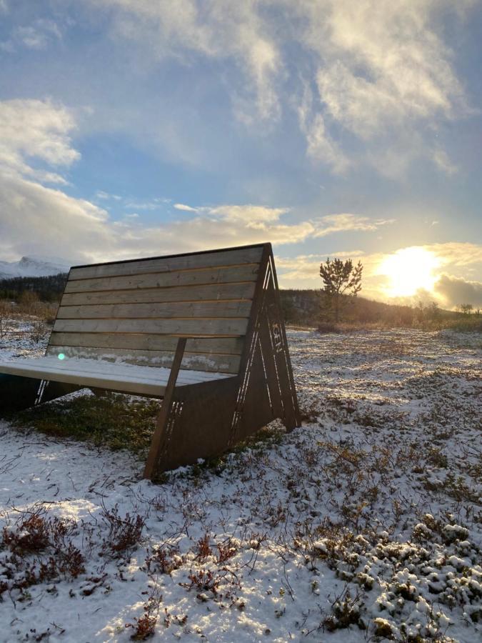 Lyngen, Mackay Appartment, Lyngen Lyngseidet ภายนอก รูปภาพ