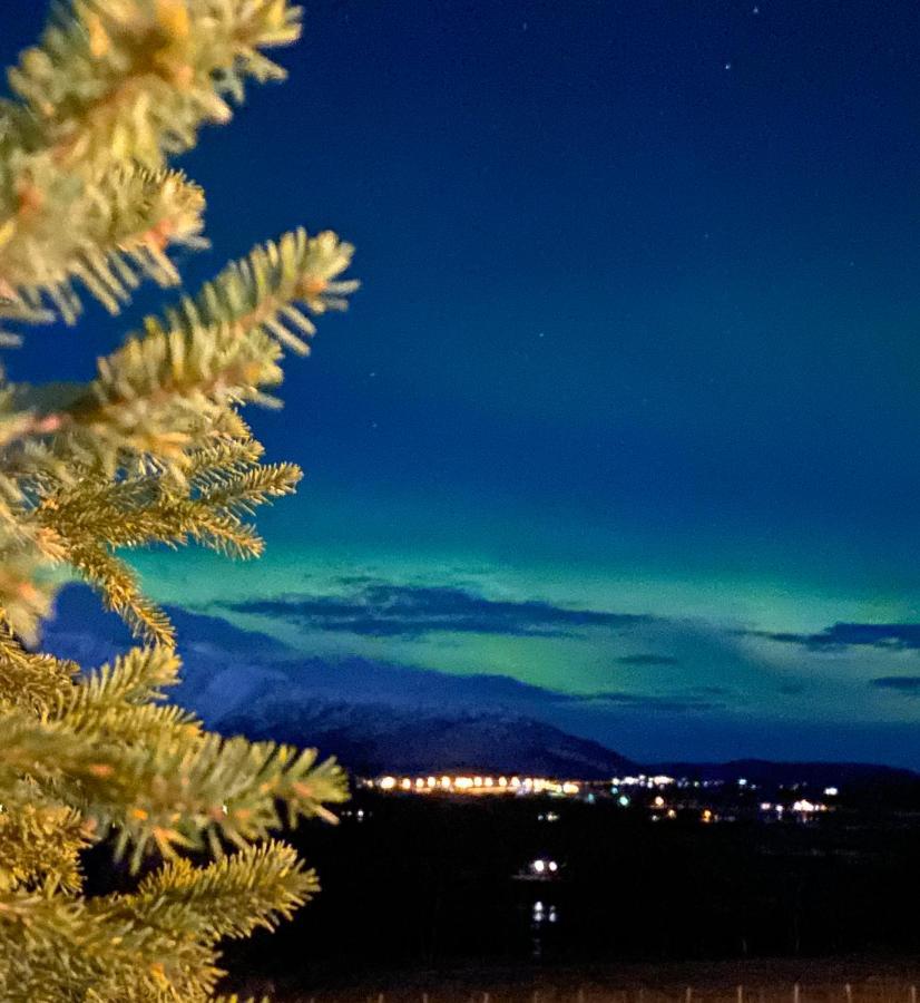 Lyngen, Mackay Appartment, Lyngen Lyngseidet ภายนอก รูปภาพ