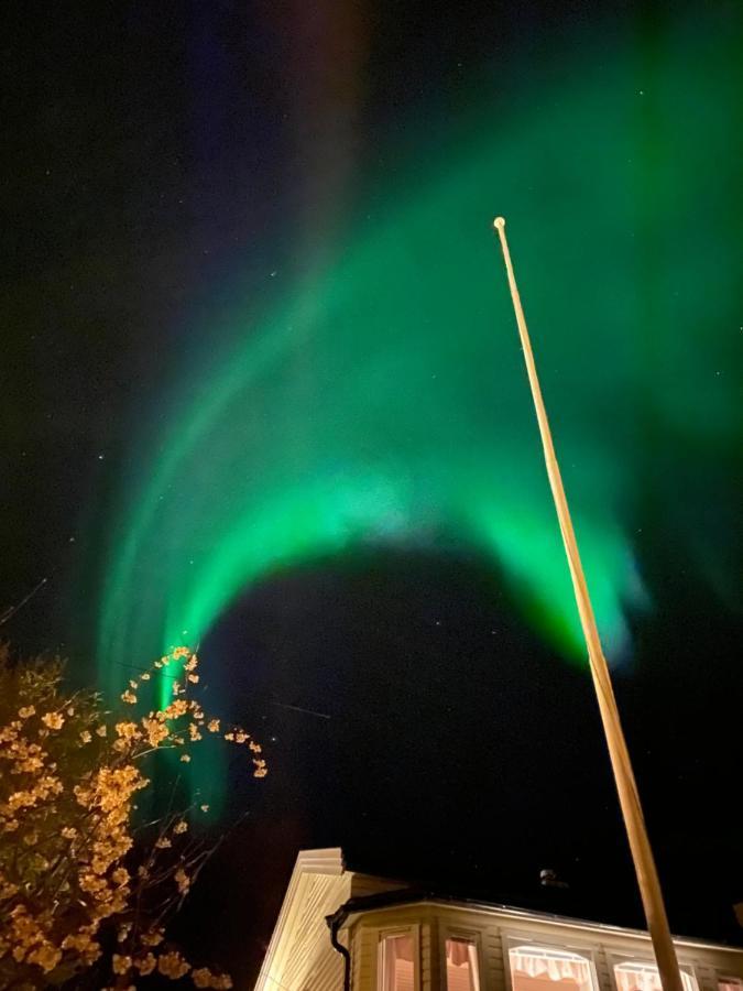 Lyngen, Mackay Appartment, Lyngen Lyngseidet ภายนอก รูปภาพ